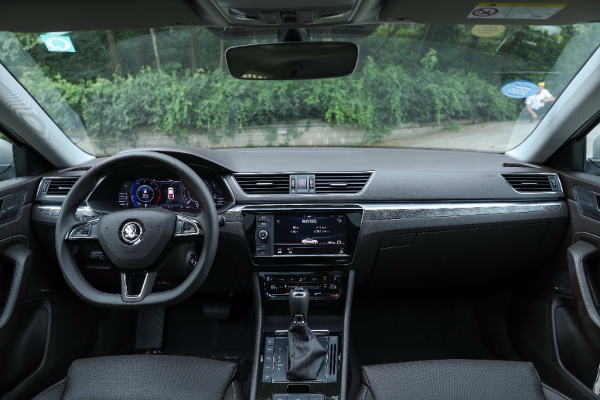 配置水平更上一层楼！试驾斯柯达新速派380TSI