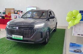 10万买7座插混SUV！华为、比亚迪为它撑腰，蓝电E5荣耀版被低估了