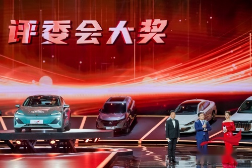 斩获《中国汽车风云盛典》评委会大奖,SL03能为咱带来什么体验