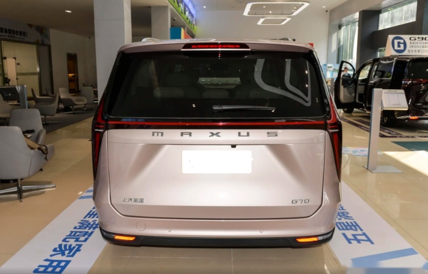 看起来像新能源，其实是燃油车，上汽大通MAXUS G70反其道而行之