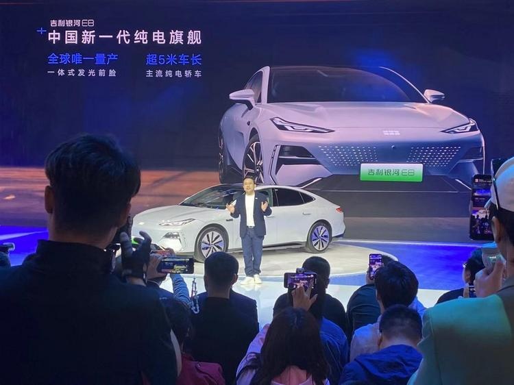 打入最“卷”的20万级细分市场，吉利银河E8优势何在？