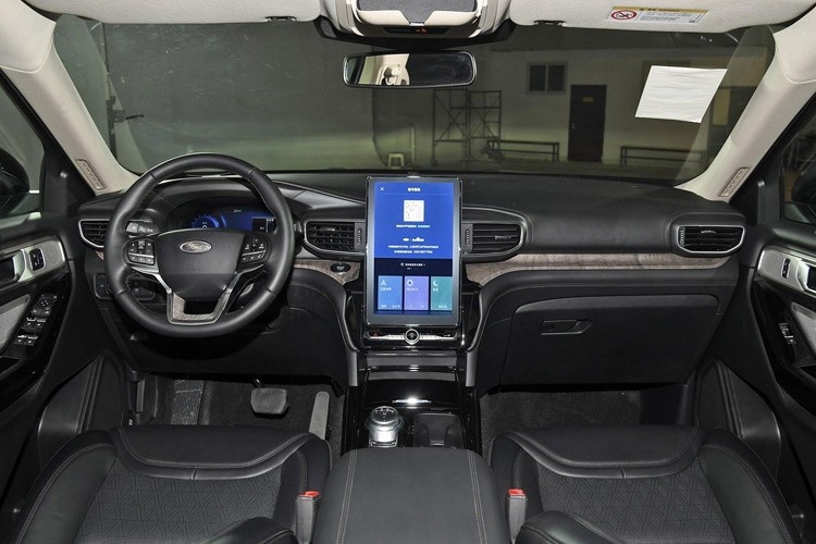 中大型SUV“国产乱斗”，探险者硬件实力强，途昂恐难被超越？