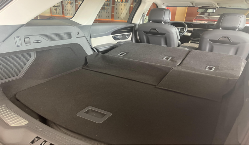 林肯航海家和凯迪拉克XT5车型对比测评