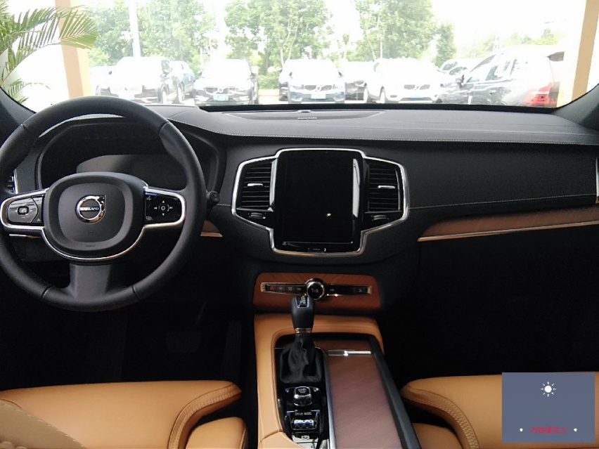 轻奢颜值高的沃尔沃XC90探店实拍！最高优惠14万，超值