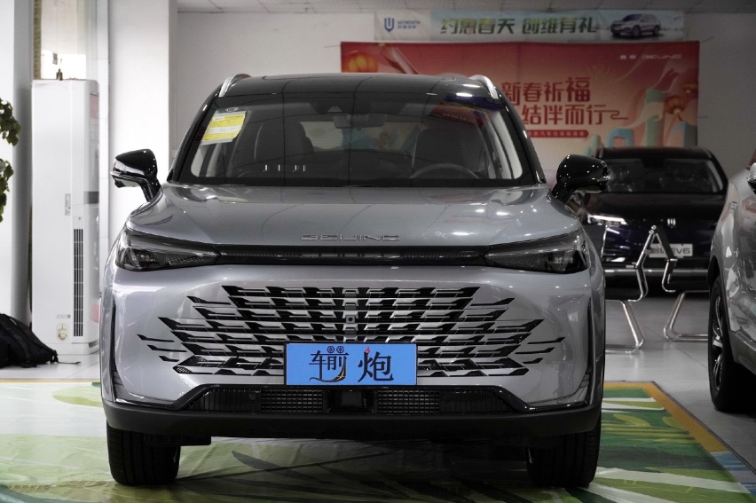 不到14万的SUV也有座椅按摩和女王副驾？北京新X7实拍详解