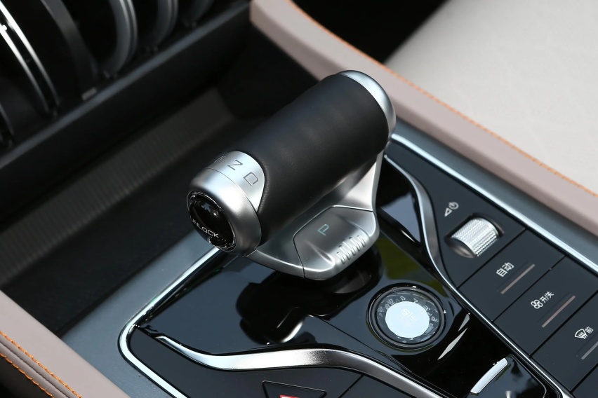 选车对比丨元PLUS荣耀版对比iCAR 03，你会怎么选？