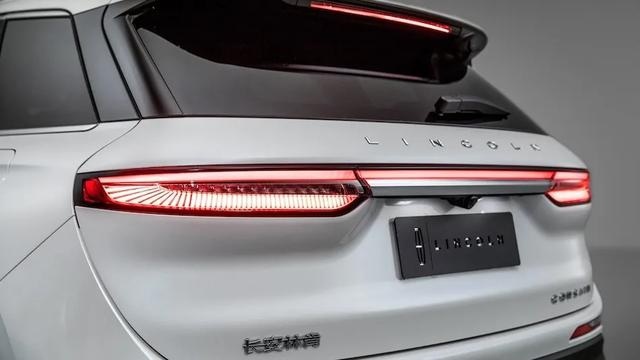冒险家：我要硬上强攻啦，XT4：先过我这关！