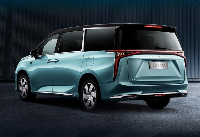 35万买家用MPV,选腾势D9还是上汽大通MAXUS MIFA 9?