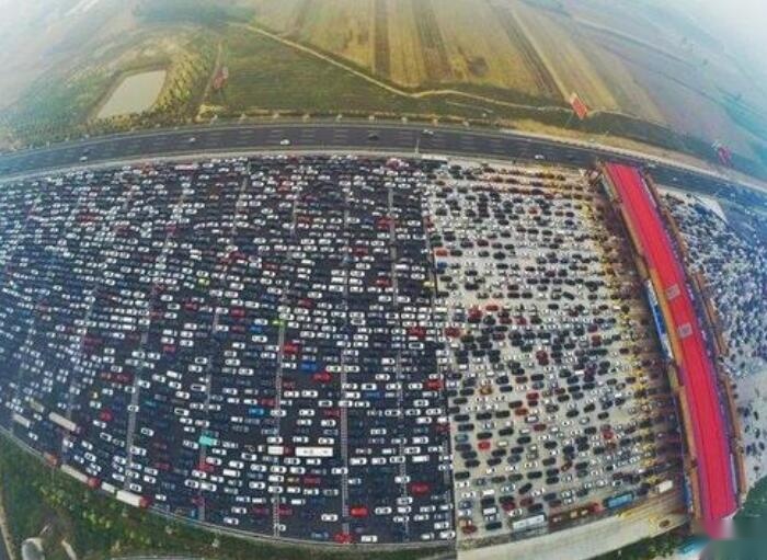 两百公里没有加油站的高速公路你该怎么走？