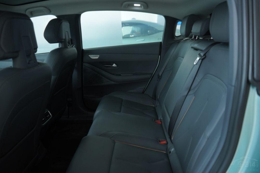 30万以下中型车，小鹏P7、长安深蓝SL03、海豹怎么选？