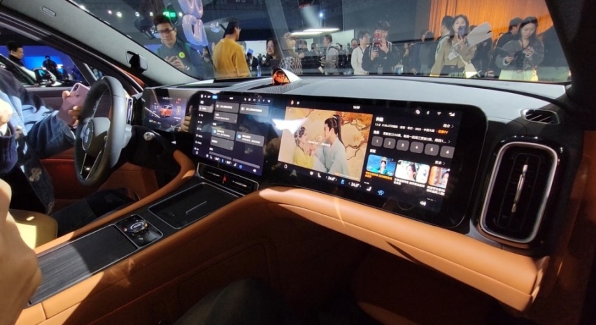 问界M9正式发布，华为十大黑科技上车，售价46.98万元起