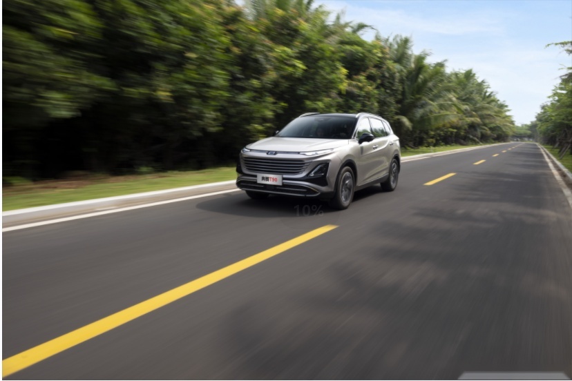 年底买车怎么选？奔腾T90成10万级全家人的首选SUV