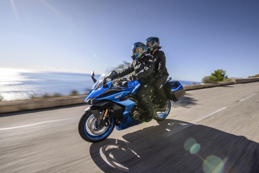 2022铃木GSX-S1000GT发布：生化机械风脸谱，全能公升级跑旅