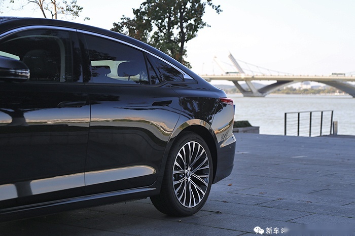 奔腾B70首试：新平台、新设计、新感觉