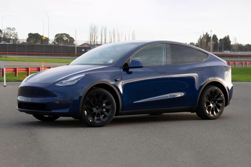 售价近50万，续航超500km，特斯拉Model Y将量产