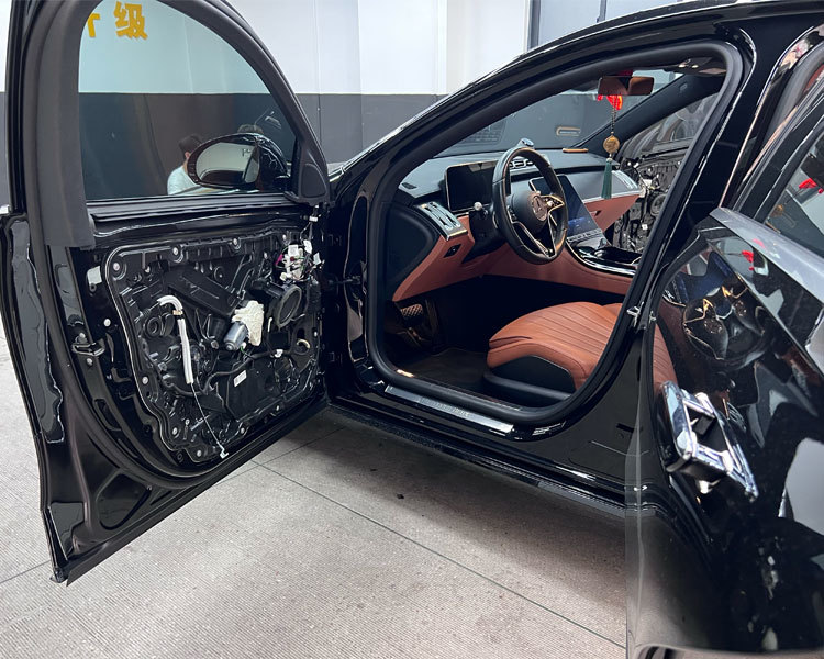 奔驰s400既要氛围感十足也要动听的音效，加装柏林之声 旋转高音