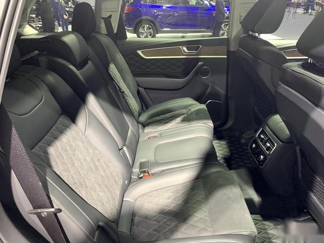 情怀+中大型SUV+低入门门槛，红旗HS7能否成爆款