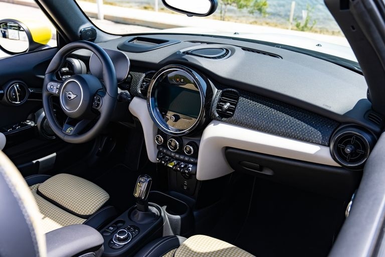 英伦小敞篷Mini Cooper SE纯电概念车发布，7.7s破百