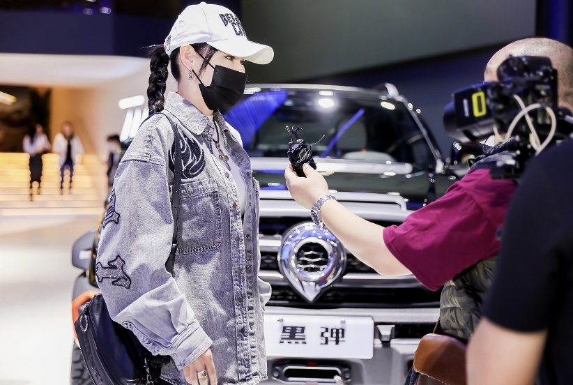 超跑皮卡概念车携手金刚炮燃爆广州 长城皮卡200万家族再添猛将