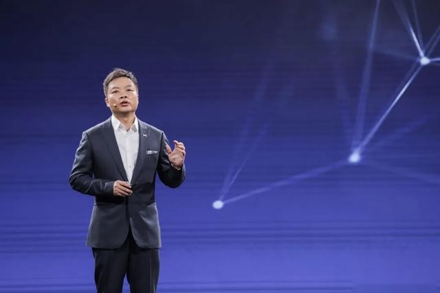 除了706km续航和22.99万元起售价 小鹏P7凭什么与特