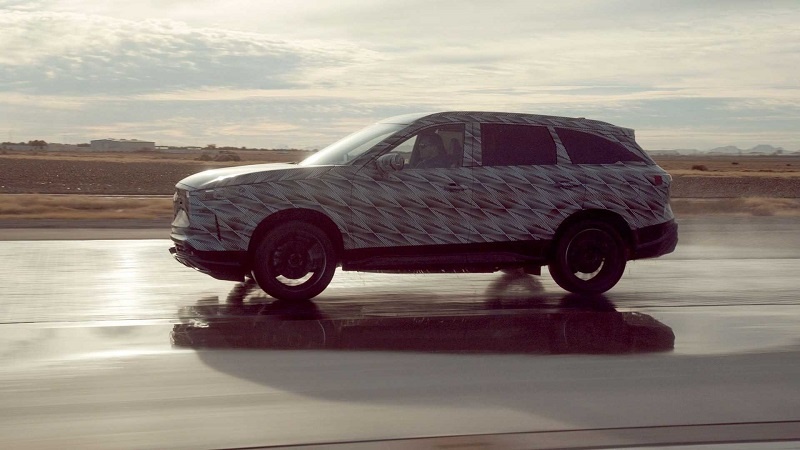 infiniti-qx60-propilot-teaser-driver-side.jpg