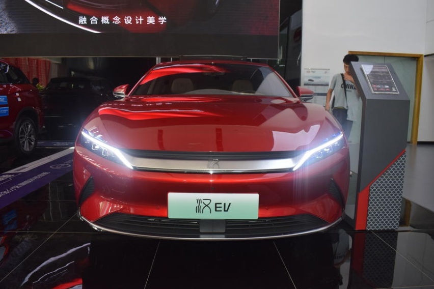 外观大气，内饰豪华，比亚迪汉EV会是你的选择吗？