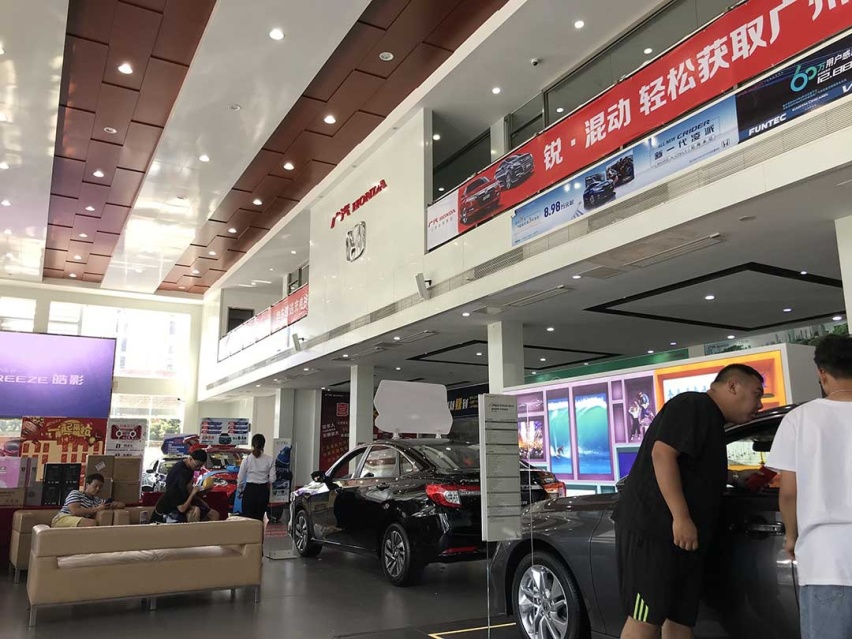 【到店暗访】动辄月销2万+，这些10万级家轿真有这么多人看？