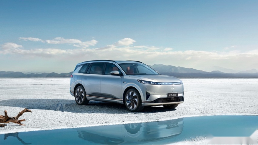 20-25万元 家庭智能大型SUV eπ008五座版预售开启