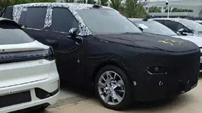 极氪全尺寸SUV，或用2.0T加四电机，新能源的尽头是增程？