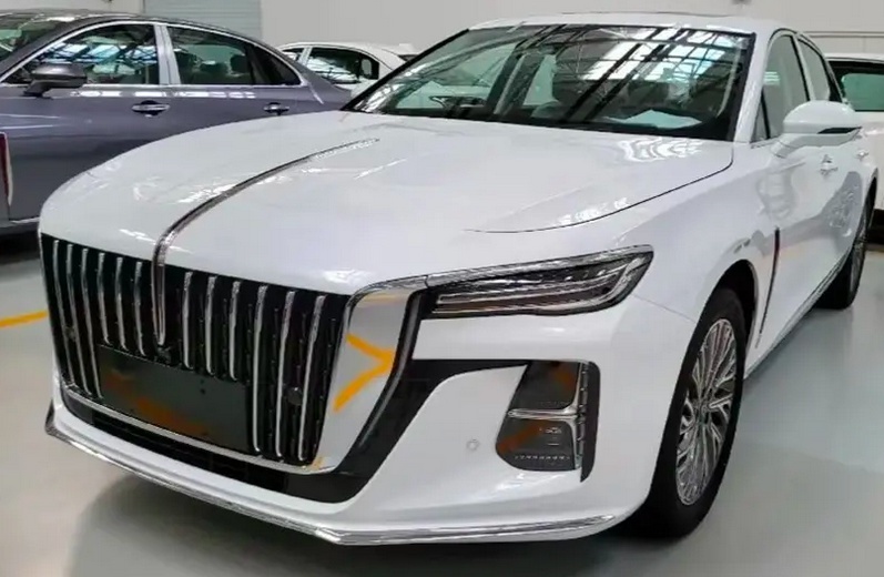 全新红旗H5实车现身,小H9外观,还有2.0T加持,又一爆款?