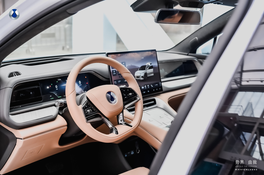 腾势N7猎跑SUV  7月3日晚正式上市 售价30.18万起