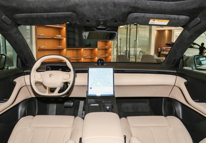 纯电B级车的PK赛，蔚来ET5旅行版对比特斯拉Model 3，谁更香？