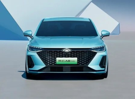 续航1400km，馈电油耗4.2L，1.5T插混奇瑞风云A8家用如何？