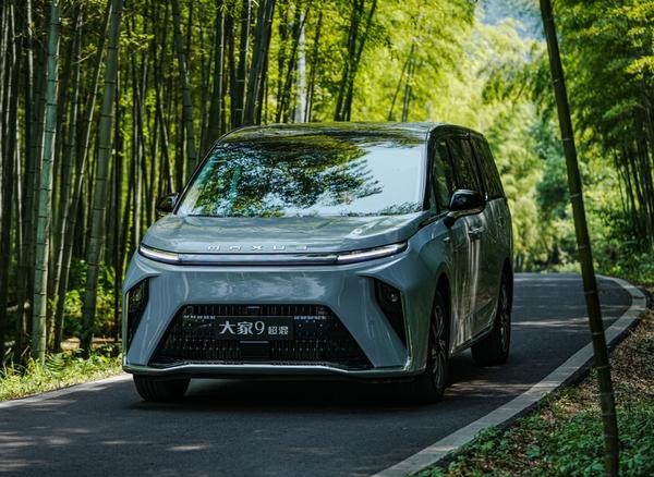 想要豪华中大型MPV，预算不够腾势D9？30万顶流大家9超混来了