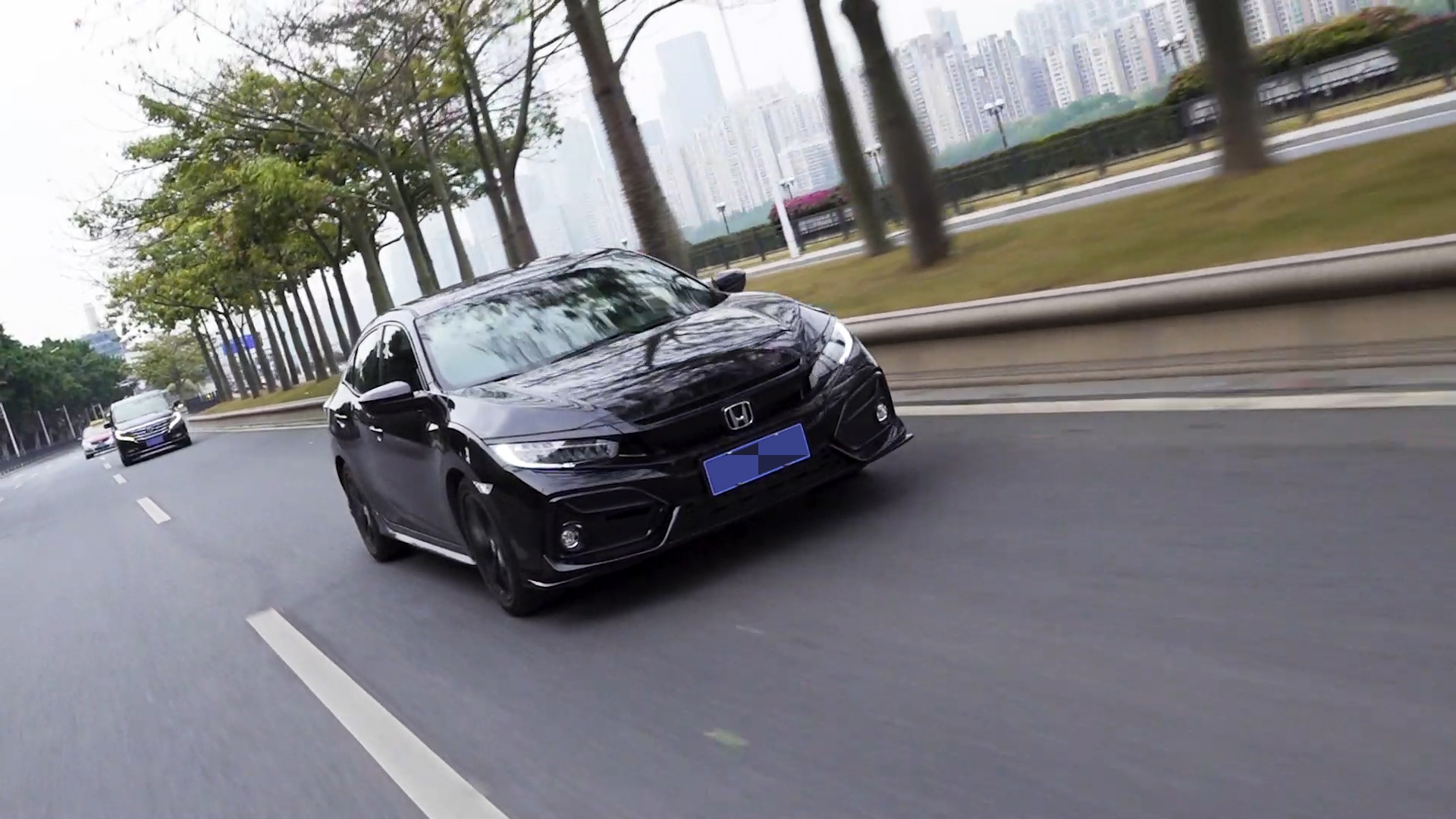 YYPԇ�{˼��HATCHBACK�քӓ����@���Ǖr�����ۜI