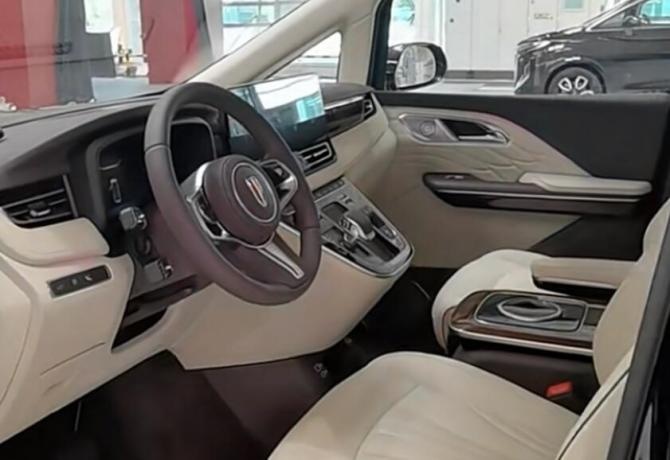 红旗MPV。2.jpg