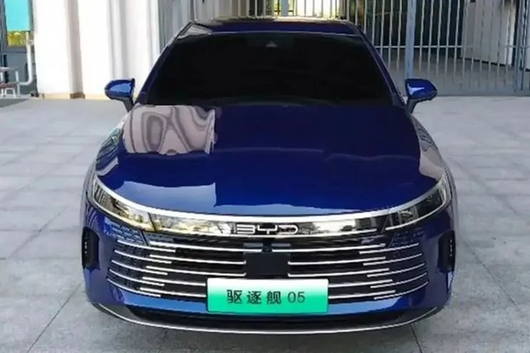 阿维塔品牌首款车型发布、江铃福特全新SUV曝光…丨今日车闻