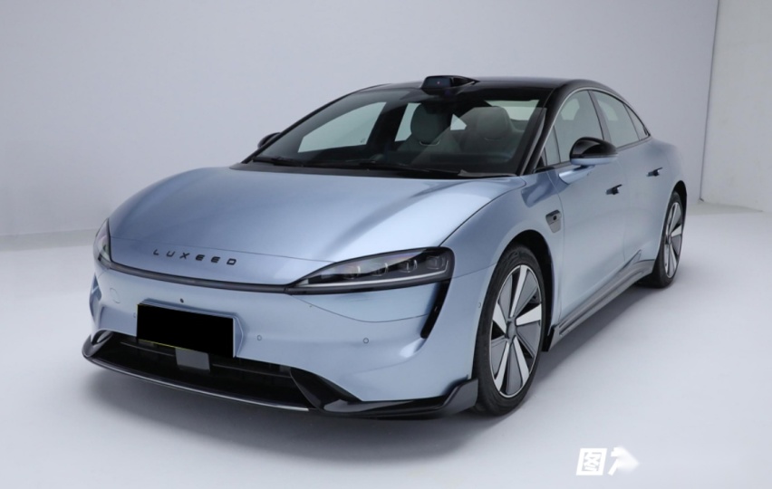 智界轿跑SUV重度伪装测试，家族风格明显，对标特斯拉Model Y