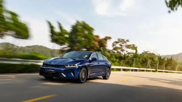 传统1.6T+扭力梁，凡尔赛C5 X是最具性价比的中级车吗？