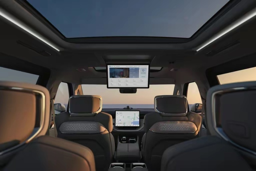 沃尔沃首款纯电MPV，EM90售价81.8万元，网友：坐等降20万！