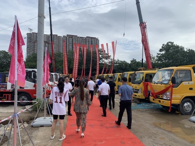 专业清障车在陕获授权 陕西中福盛源汽车盛大开业