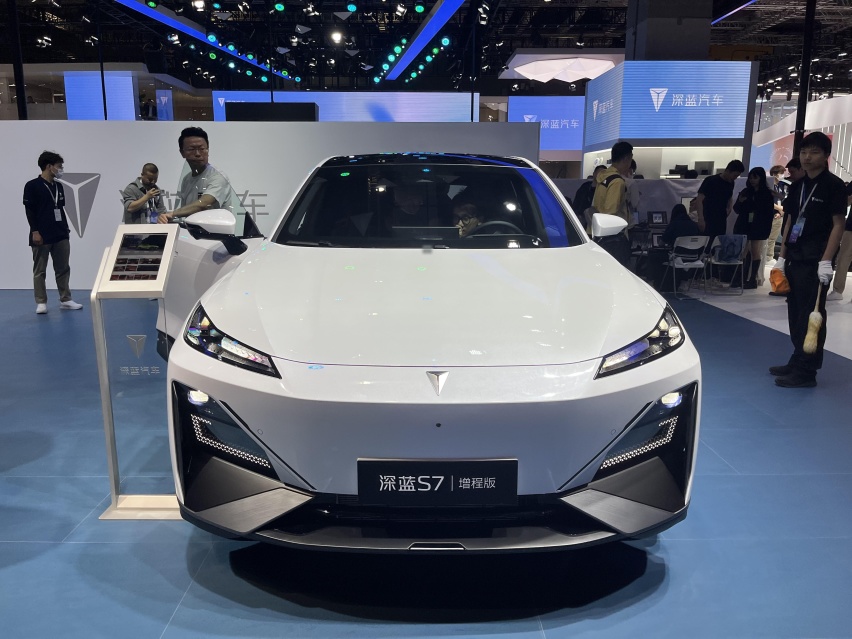 深蓝S7车展首秀！三种动力，竞争比亚迪、特斯拉的中型SUV