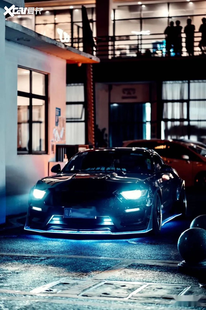 受父亲影响打造宽体福特Mustang，底盘灯让我成为