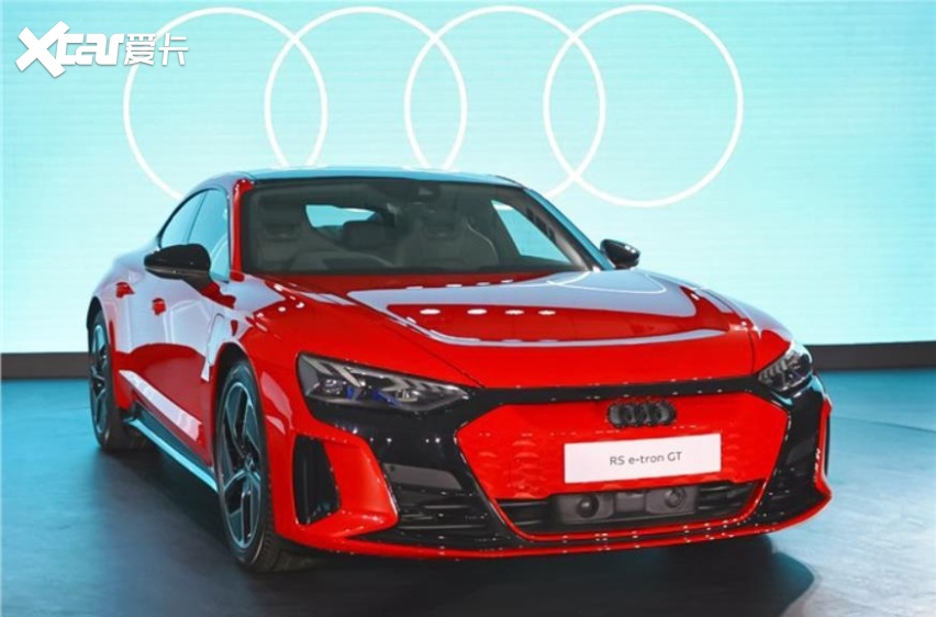 奥迪RS e-tron GT，纯电145万，10活塞卡钳，quattr
