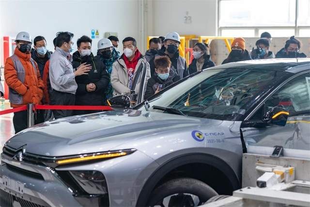 全球品质不止应试 凡尔赛C5 X“超纲”获评C-NCAP“五星”