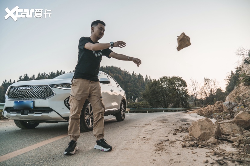 藏在贵州深山之中的古堡 哈弗F7x探秘海龙传说