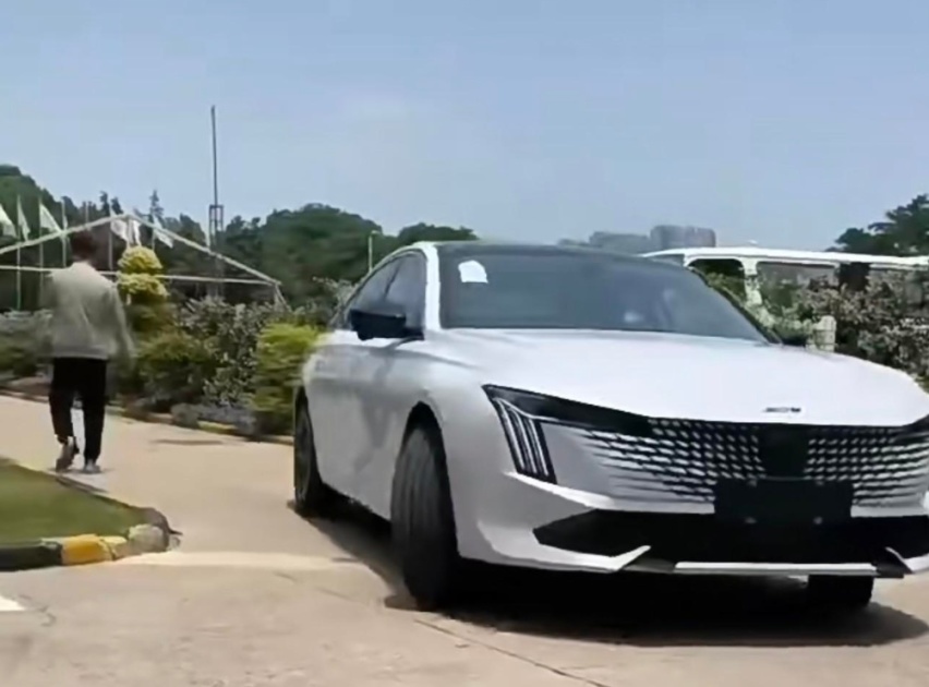 新款标致508国内实拍，造型个性帅气，新增1.6T插混，这次稳了？
