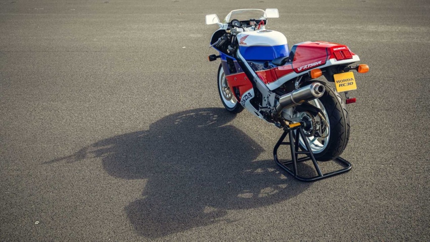本田VFR750R RC30全新车，仅此一辆
