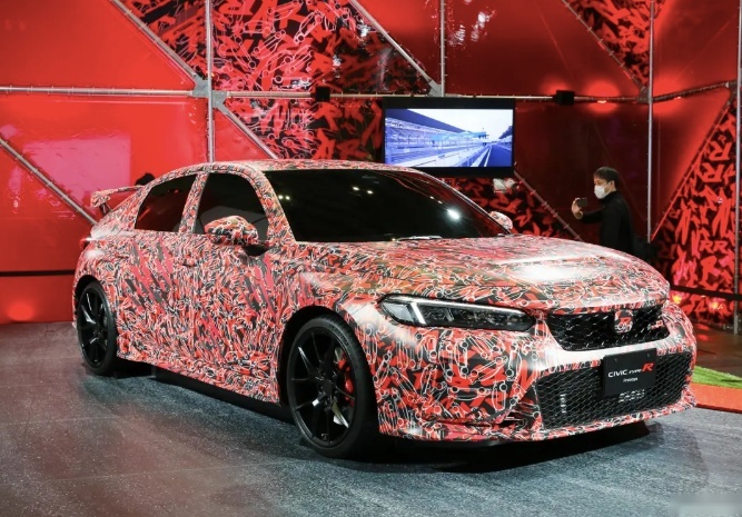 2.0T+6MT 原厂大尾翼+三出排气 平民性能钢炮本田思域TYPE R 20日首发