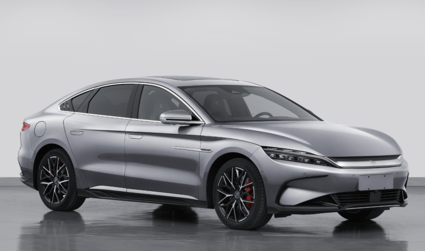 新款汉EV续航超700km，比亚迪再推王炸车型，22万起售的汉DM-i